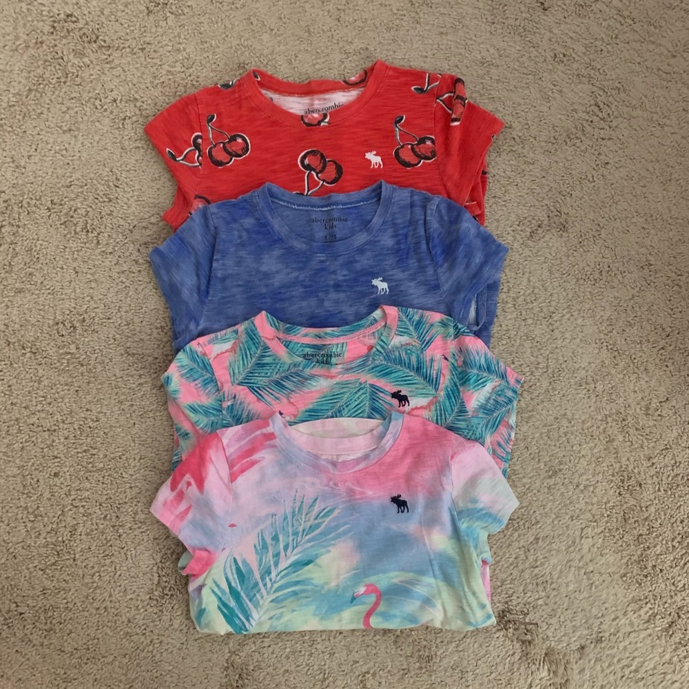 4 abercrombie kids T-shirts